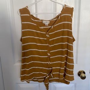 Sloane Rouge top. Worn only once. Size XL